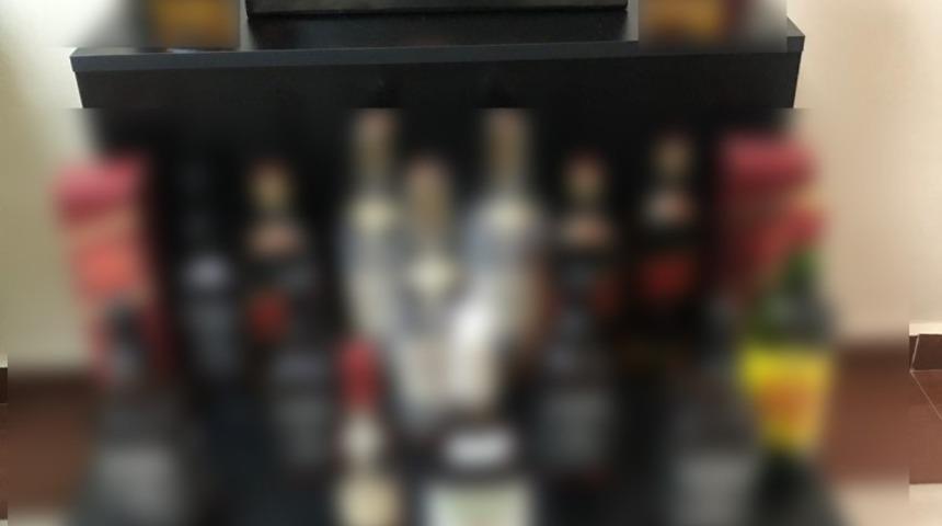 Kuşadası&rsquo;nda sahte alkol operasyonu, 1 ş&uuml;pheli g&ouml;zaltına alındı