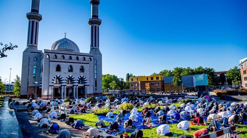 Hollanda: 'Dini kuruluşlara T&uuml;rkiye'den para akışını yasaklamak m&uuml;mk&uuml;n değil'