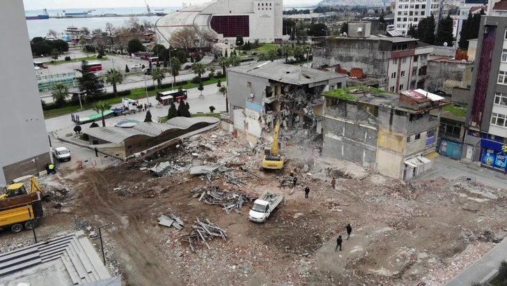 Saathane Meydanı’nda yıkım devam ediyor G2