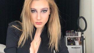 Itır Esen kimdir? Enkaz üstünde verdiği pozlar olay yarattı! Itır Esen kaç yaşında, nereli?