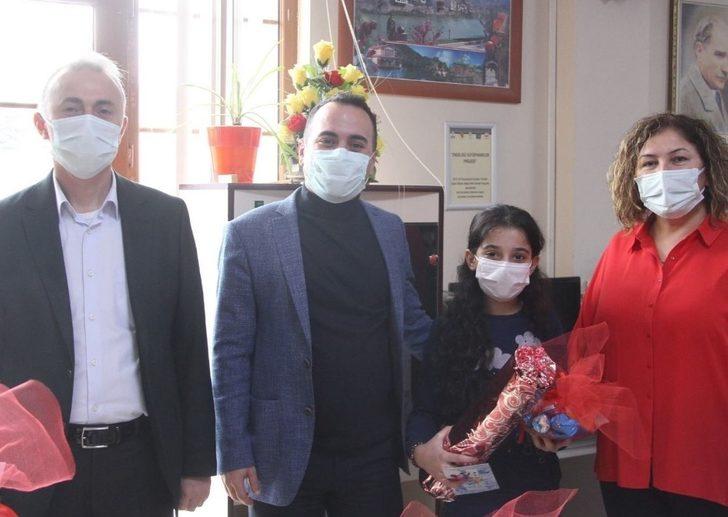 Taşova’da kitap kurtları ödüllendirildi G2