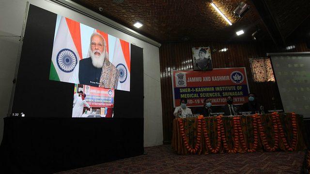 Aşı kampanyası Başbakan Modi'nin konuşmasıyla başladı.
