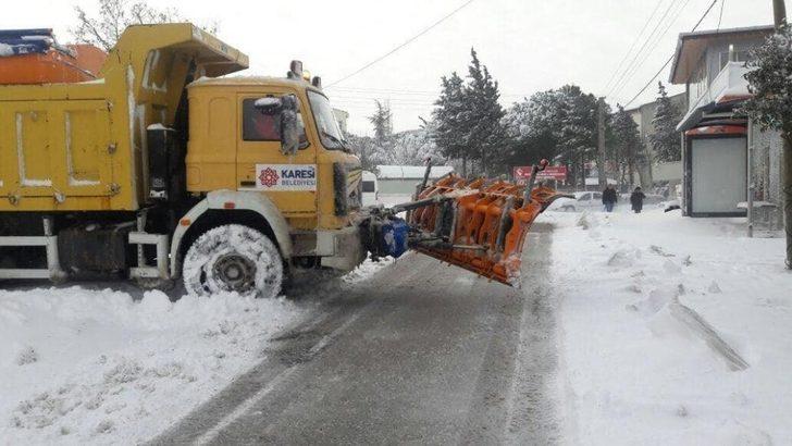 Balıkesir’de kar yağışı nedeniyle 225 kırsal mahalle yolu kapandı G1