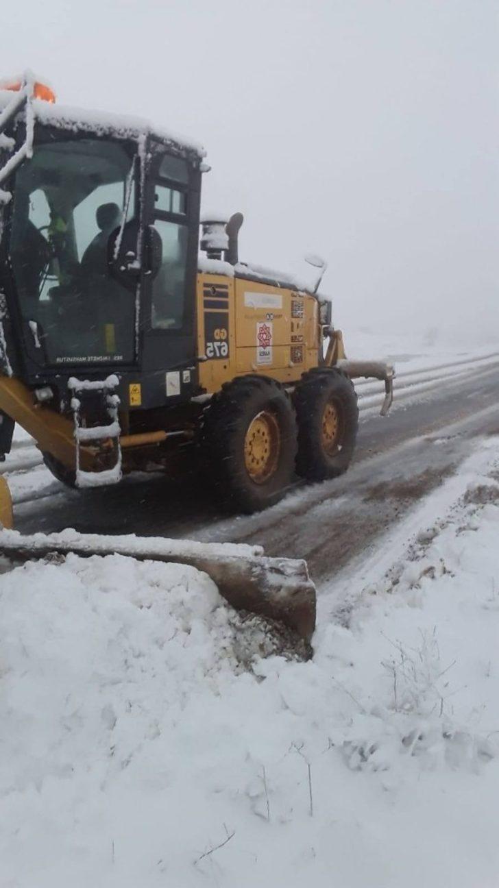 Balıkesir’de kar yağışı nedeniyle 225 kırsal mahalle yolu kapandı G4