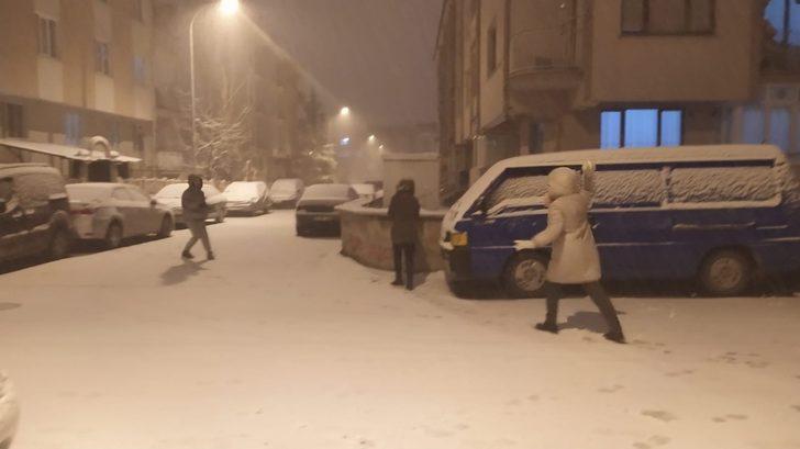 Kütahya’da vatandaşların kar keyfi G1