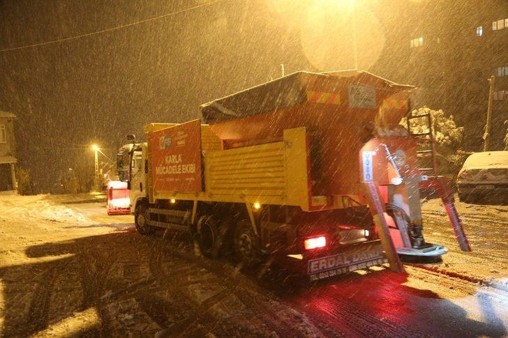 Maltepe’de 250 kişilik ekiple kar seferberliği G2