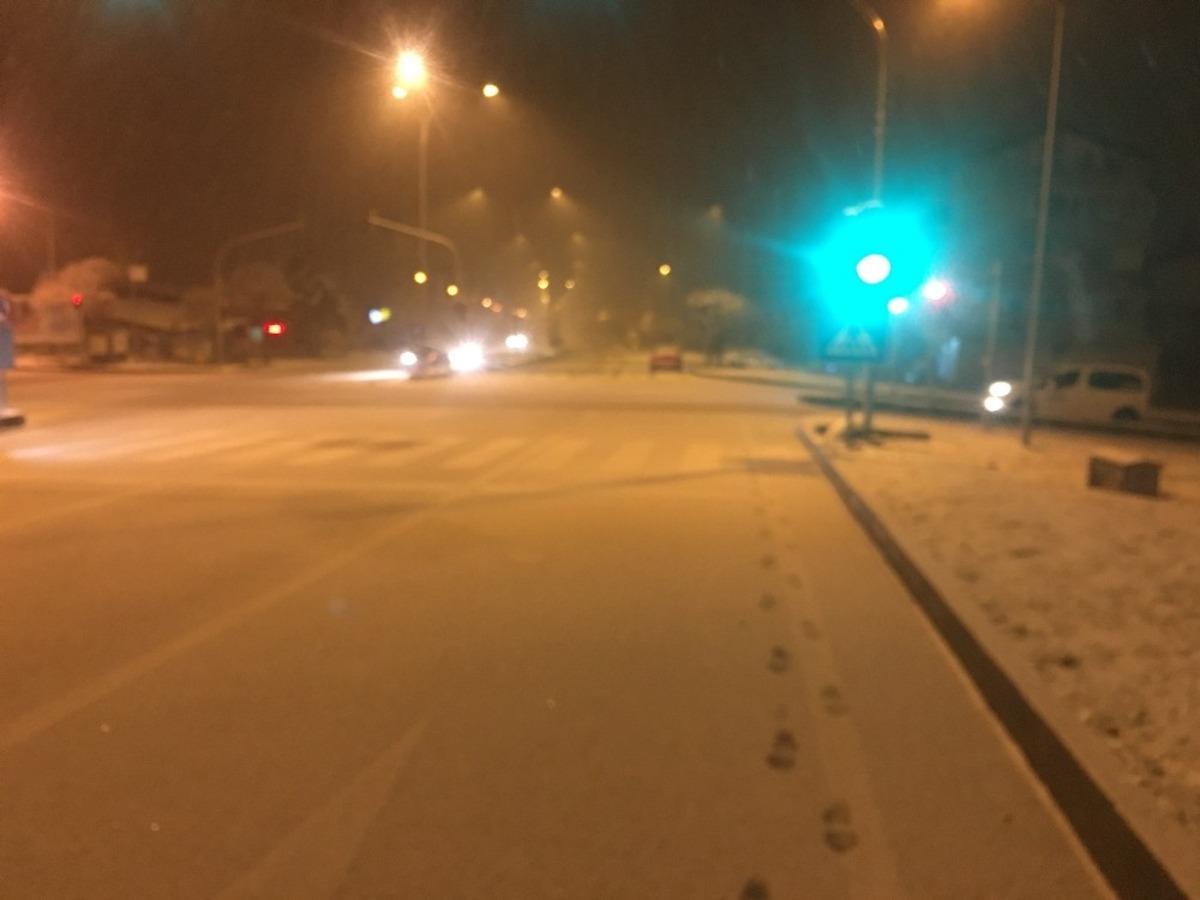 Osmaneli&rsquo;de kar yağışı etkili oldu