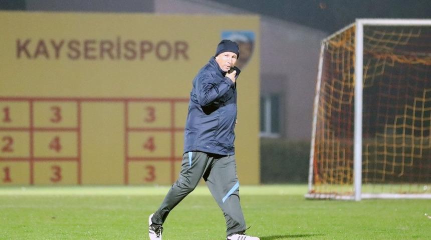 Petrescu ilk ma&ccedil;ında mağlup oldu