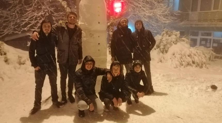 Bursa&rsquo;da kardan adamın adını Donald Trump koydular