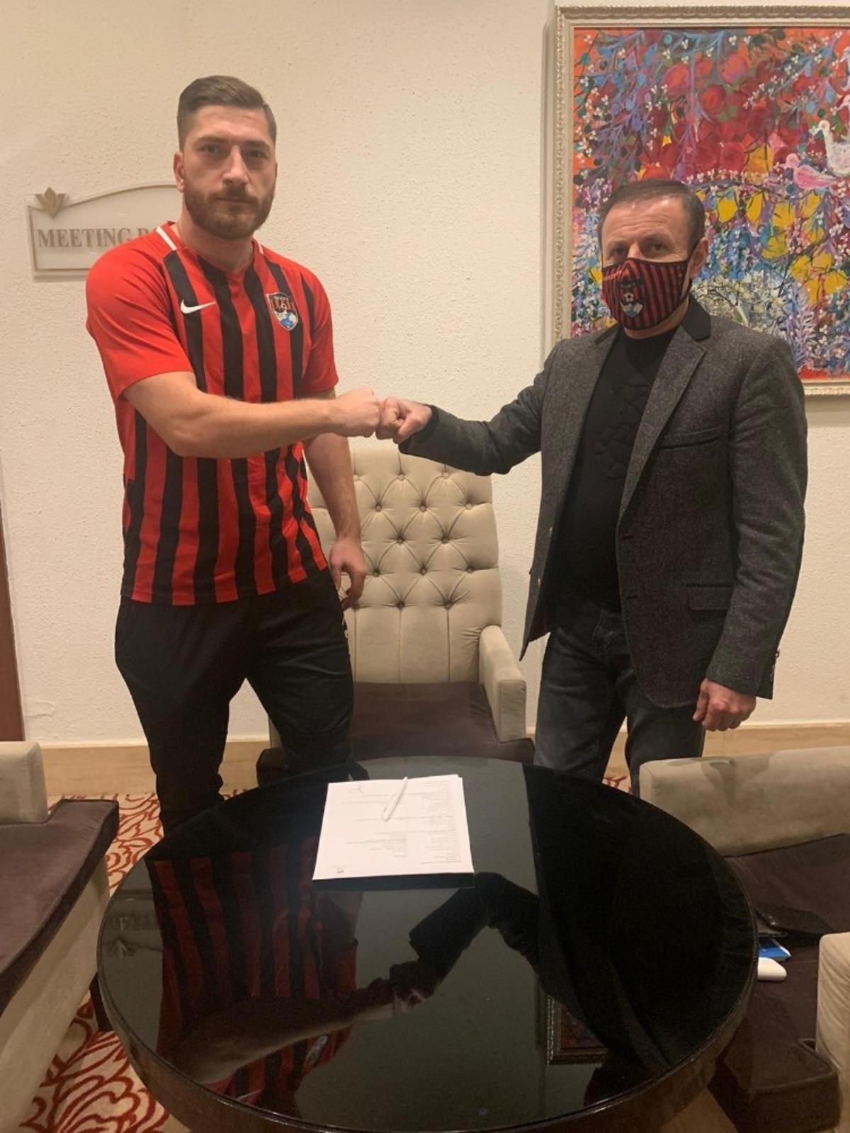 Vanspor FK. 3 oyuncuyu renklerine bağladı