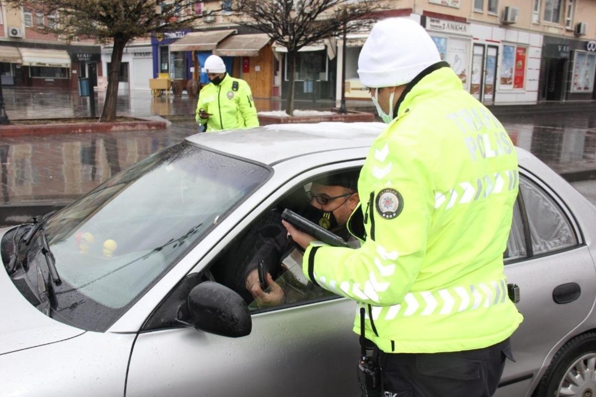 Erzincanlılar kısıtlamalara uyuyor
