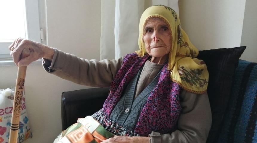 Kayserili 93 yaşındaki Şerife nineden aşı olun &ccedil;ağırısı