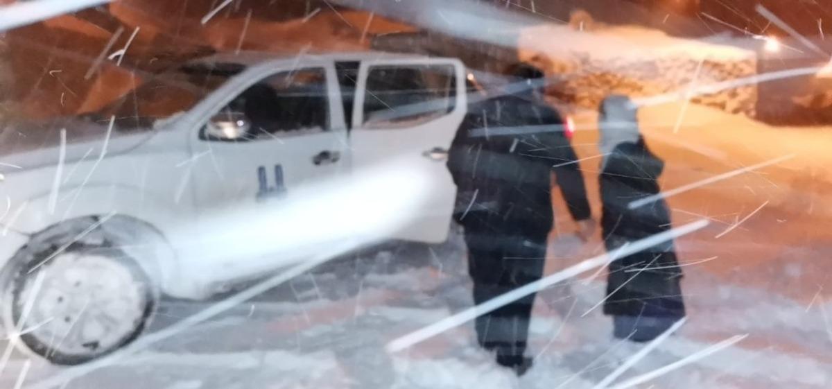 Doğum sancısı başlayan kadın i&ccedil;in seferber oldular