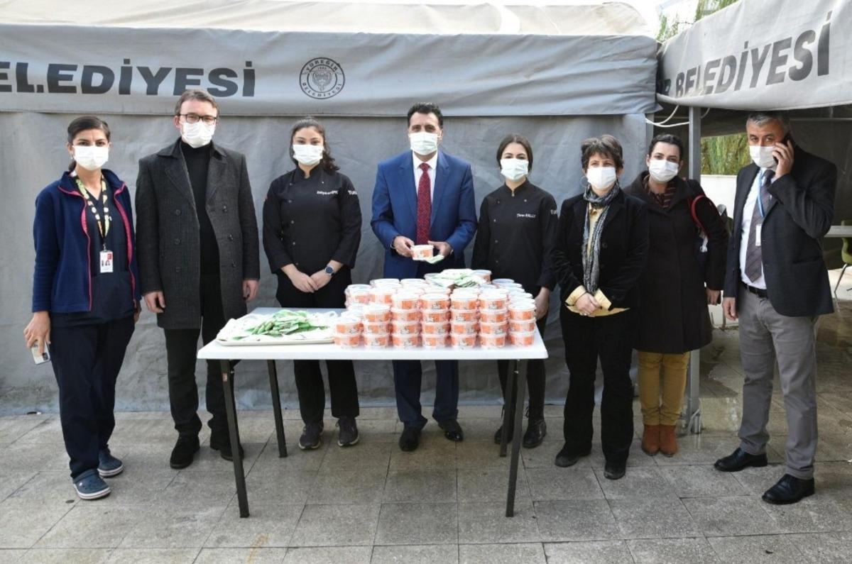 Eğitim camiasından sağlık &ccedil;alışanlarına destek