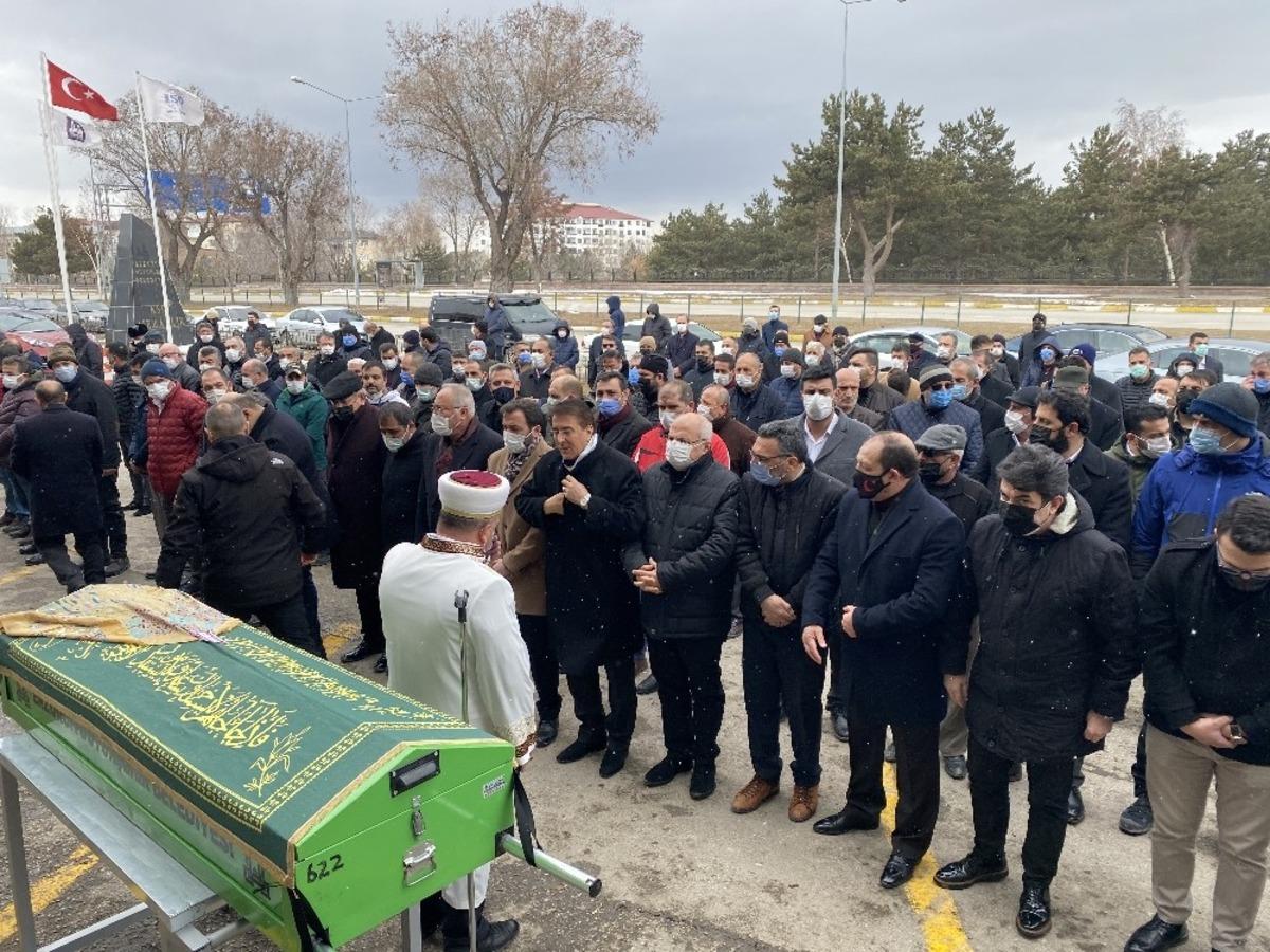 MHP Genel Başkan Yardımcısı Aydın&rsquo;ın annesi son yolculuğuna uğurlandı