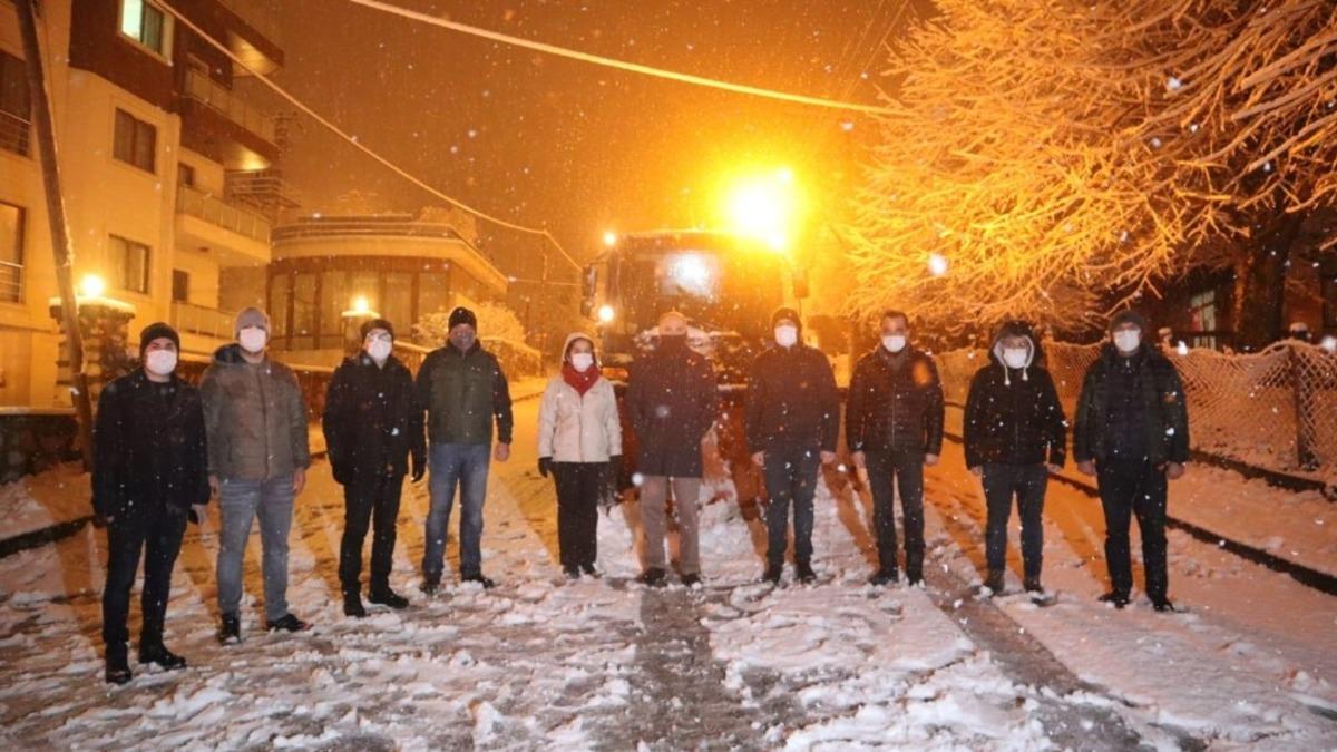 D&uuml;zce Belediyesinden kar mesaisi