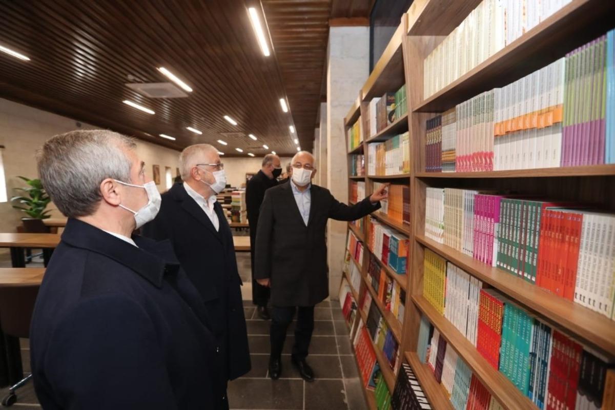 Milletvekillerinden Şahinbey Belediyesi&rsquo;nin &ccedil;alışmalarına tam not