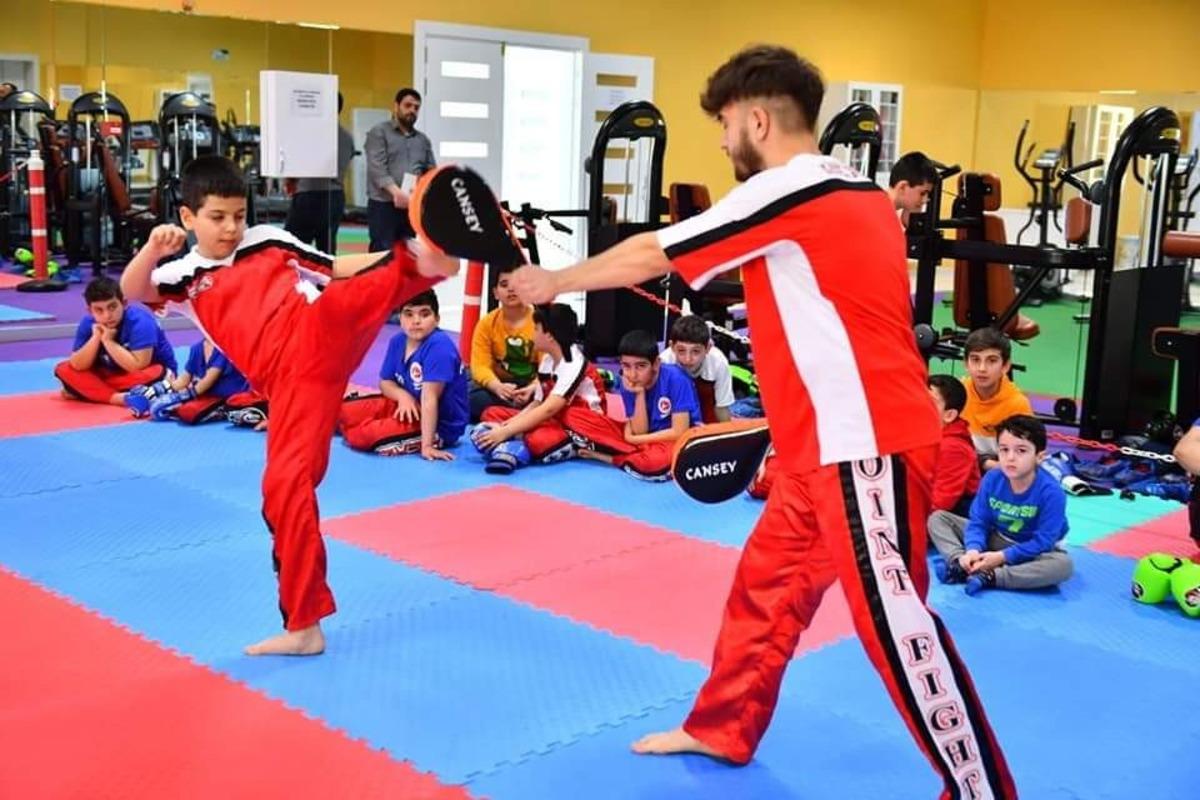 Yeşilyurt Belediyespor kick-boks takımı g&ouml;z&uuml;n&uuml; zirveye dikti