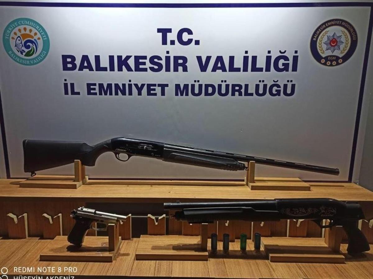 Balıkesir&rsquo;de polisten silah operasyonu