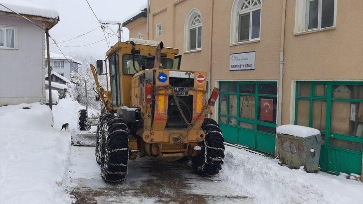İnegöl Belediyesi karla mücadeleyi aralıksız sürdürüyor G4