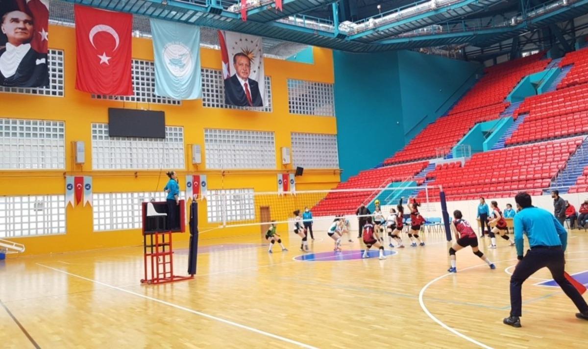 Van B&uuml;y&uuml;kşehir Belediyesi Kadın Voleybol Takımı Şırnak ekibini mağlup etti