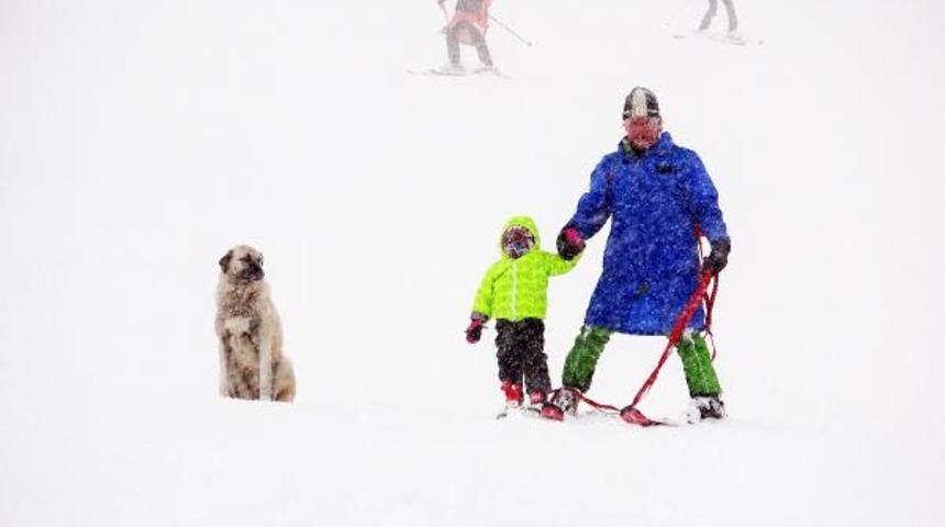 Uludağ'daki pistler doldu taştı