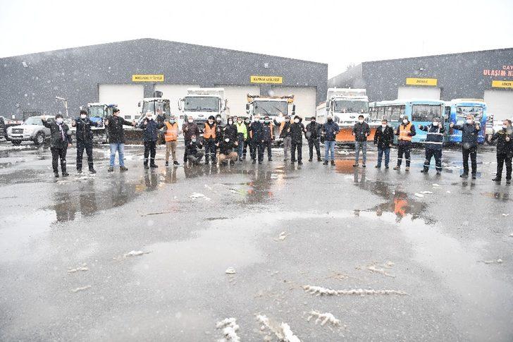 Çayırova’da karla mücadele sürüyor G1