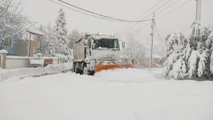 Erenler’de ekipler karla mücadele çalışmalarını aralıksız sürdürüyor G3