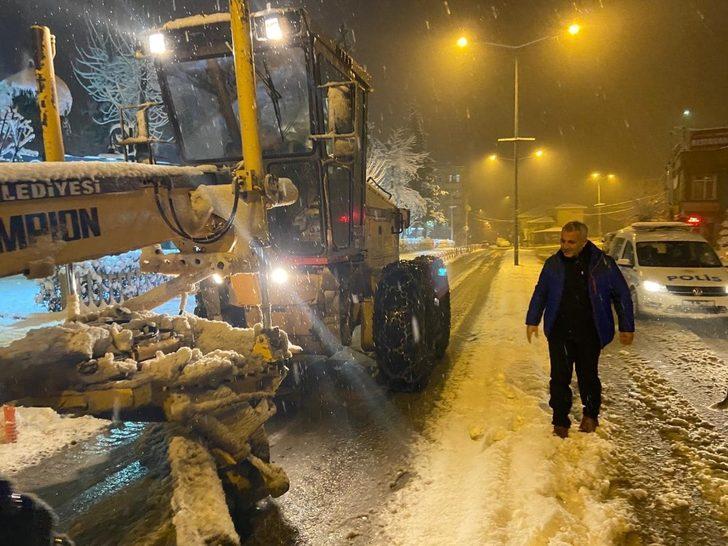 Hendek’te yoğun kar mesaisi G5
