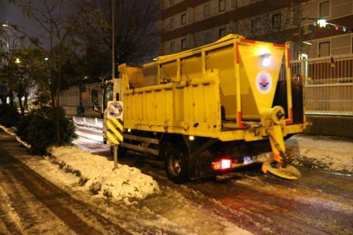 Kağıthane’de karla mücadele 24 saat sürüyor G1