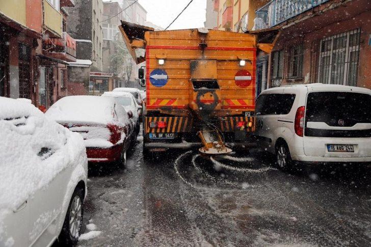 Kağıthane’de karla mücadele 24 saat sürüyor G3