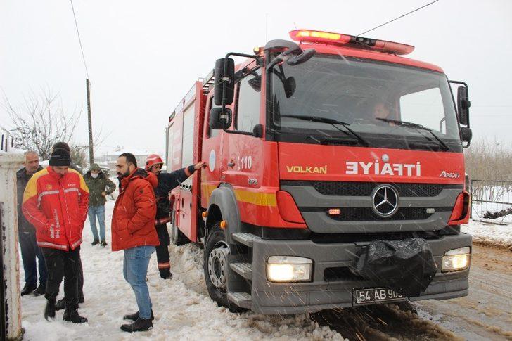 Binanın elektrik panosunda çıkan yangın vatandaşı sokağa döktü G2