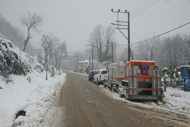GÜNCELLEME - Kartepe'de dağlık bölgede kaybolan doktoru arama çalışmalarına ara verildi G4