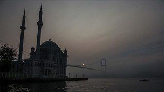 İstanbul Boğazı'nda gemi geçişleri çift yönlü askıya alındı