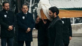 Eşkıya Dünyaya Hükümdar Olmaz'da Hayriye Çakırbeyli öldü mü? Sabina Toziye diziden ayrılıyor mu? EDHO 179. yeni bölüm fragmanı yayınlandı! 