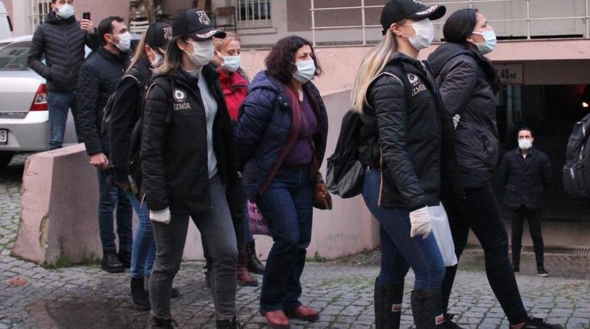 İzmir merkezli ter&ouml;r operasyonunda 5 kişi tutuklandı