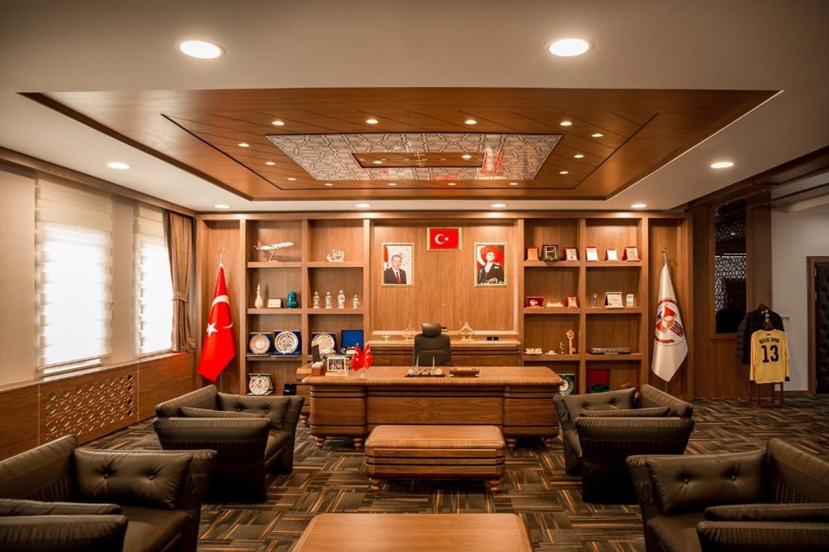 Bitlis Belediyesi yeni hizmet binasına taşındı