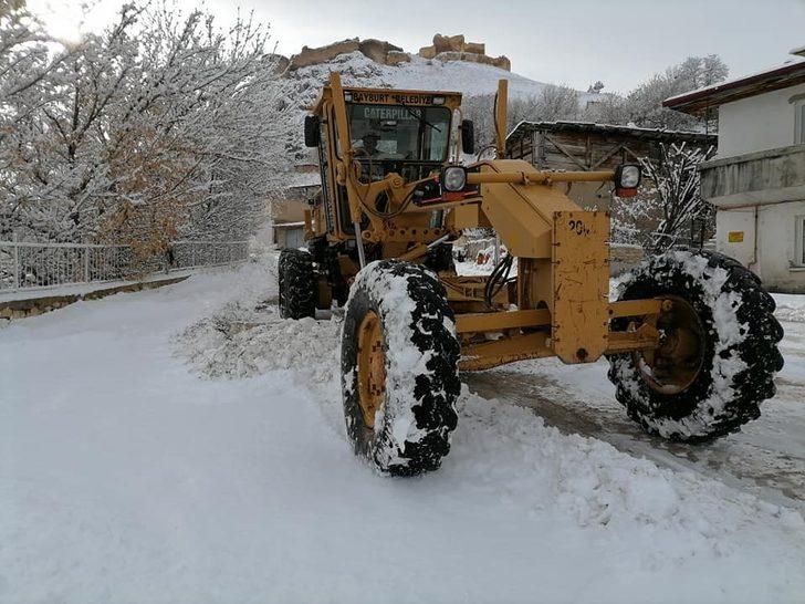 Bayburtlular güne kar yağışıyla uyandı G4