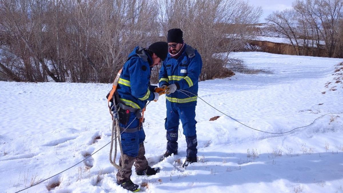 Kesintisiz enerji i&ccedil;in karla kaplı arazide m&uuml;cade devam ediyor