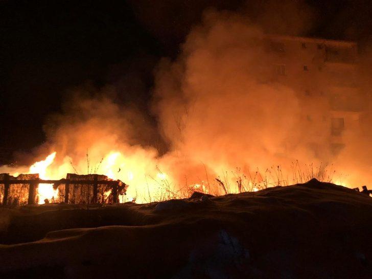 Balıkesir’de 2 işyeri alevlere teslim oldu G3