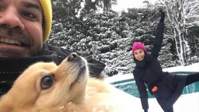 Beren Saat ile Kenan Doğulu'nun kar topu savaşı!