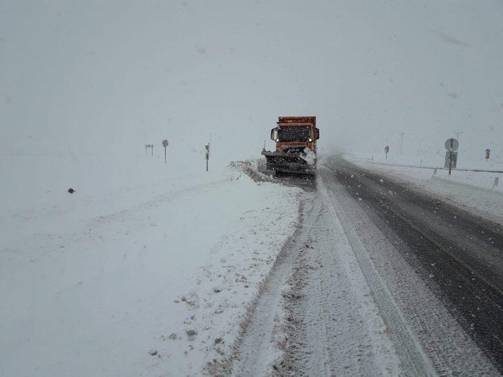 Van’da 154 yerleşim yeri ulaşıma kapandı G1