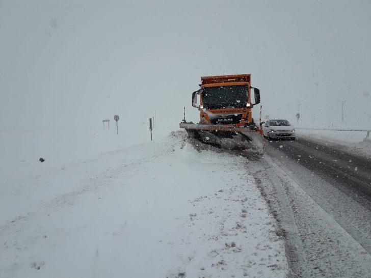 Van’da 154 yerleşim yeri ulaşıma kapandı G2