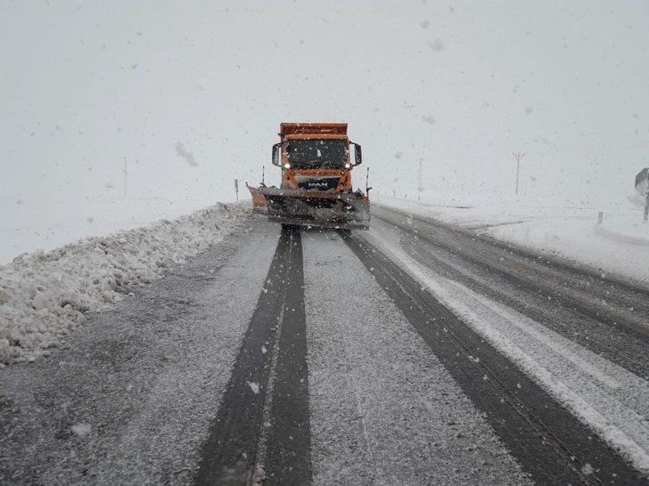 Van’da 154 yerleşim yeri ulaşıma kapandı G3