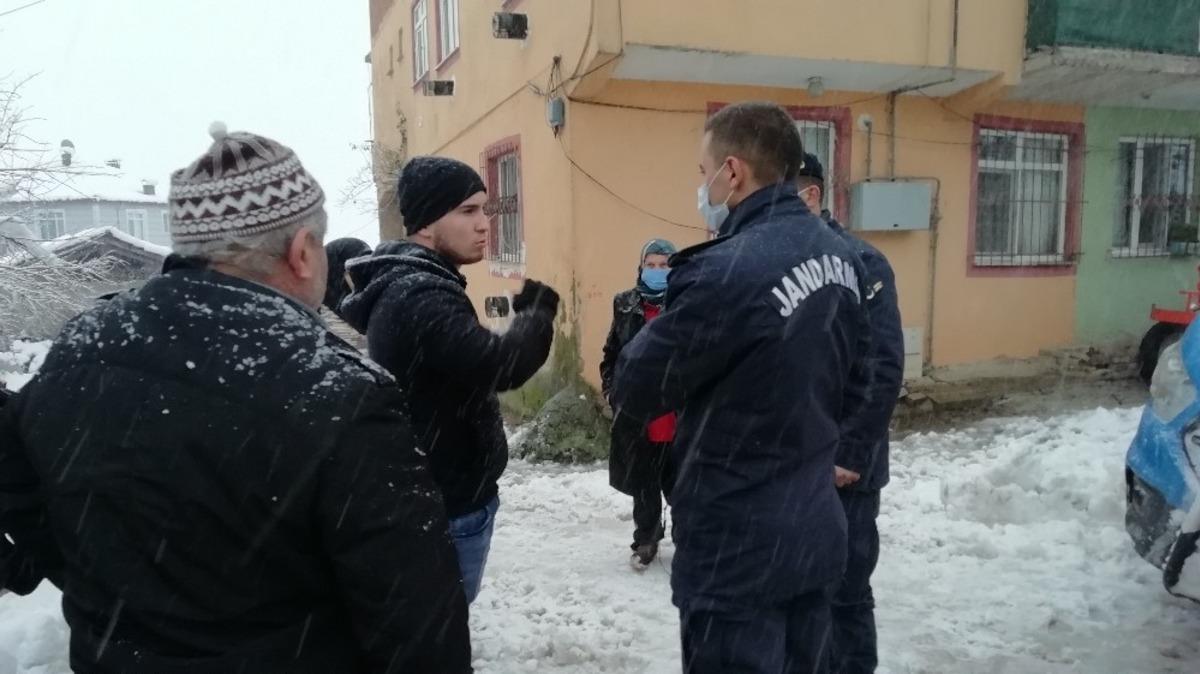 Kuş avlamak isterken akrabasını yaraladı
