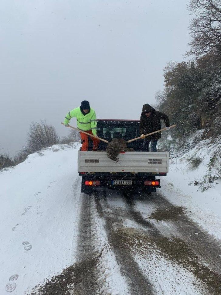 Balıkesir’de kapalı yollar açıldı G3