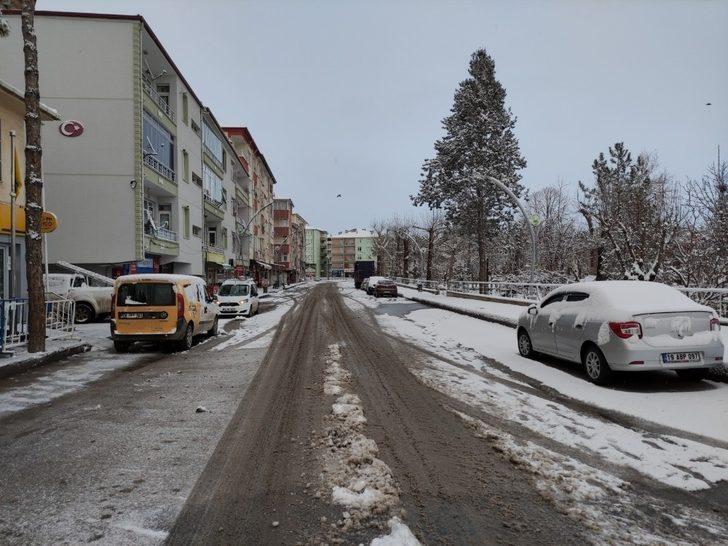 Sungurlu yeni haftaya kar ile uyandı G3