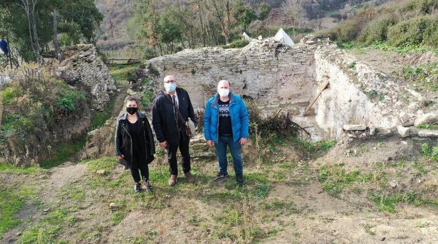 &Ouml;zbey, &Ccedil;obakale kazı alanını gezdi