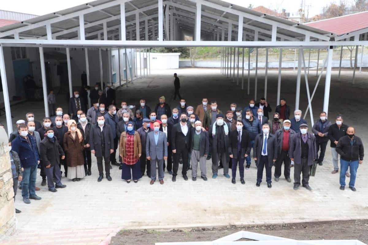 K&uuml;&ccedil;&uuml;kk&ouml;y&rsquo;de kapalı pazar yeri hizmete a&ccedil;ıldı