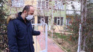 Konya'da bahçe kapısı çalınan sitenin sakinleri şaşkınlıkla tedirginliği bir arada yaşıyor